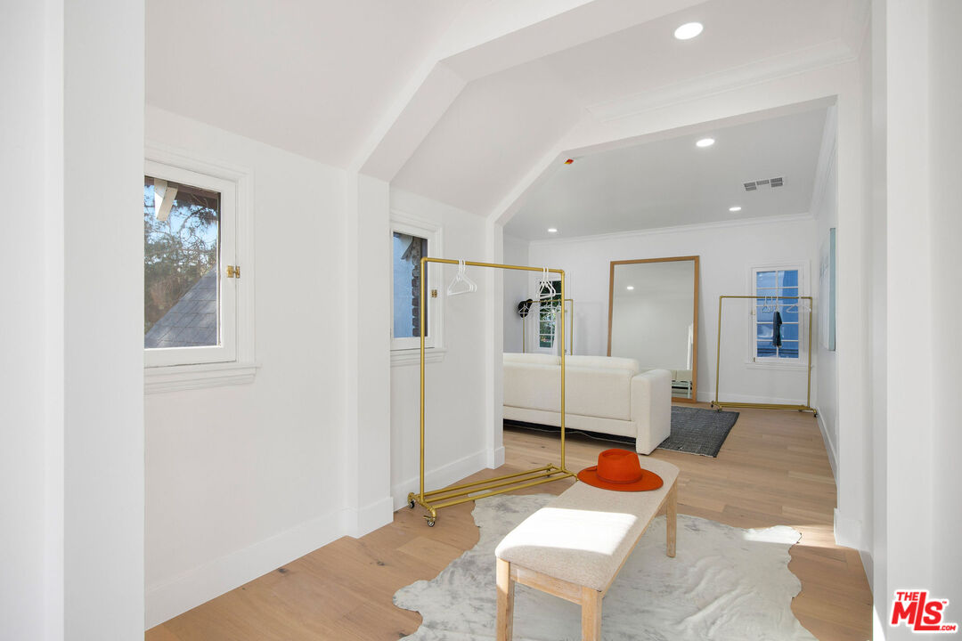 MLS #25576439 image #16