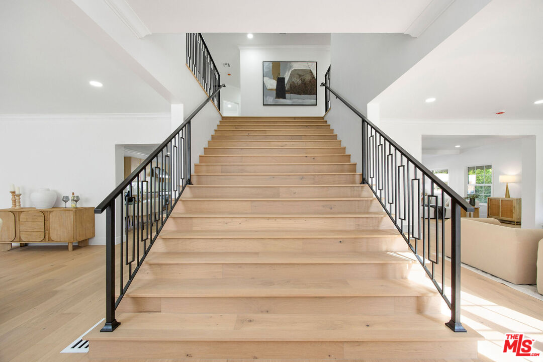 MLS #25576439 image #2