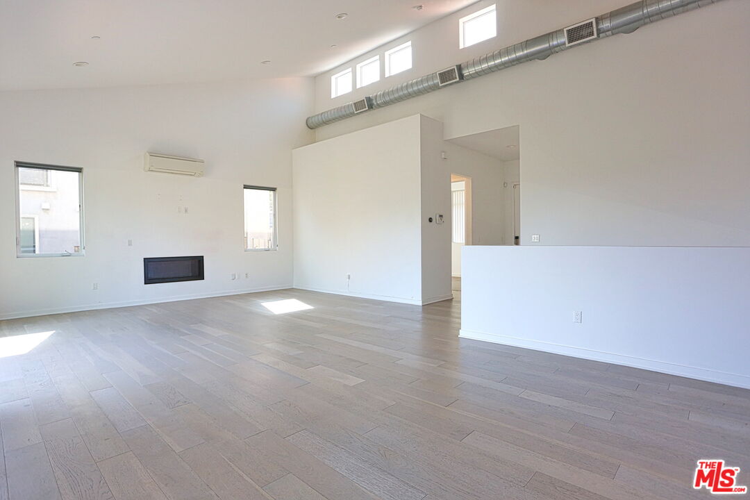 MLS #25576897 image #2