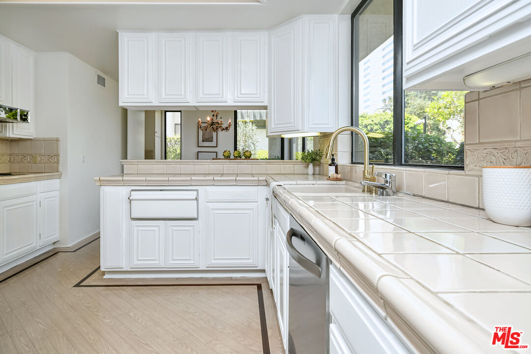 MLS #25576907 image #23