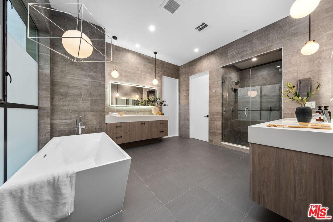 MLS #25577209 image #29