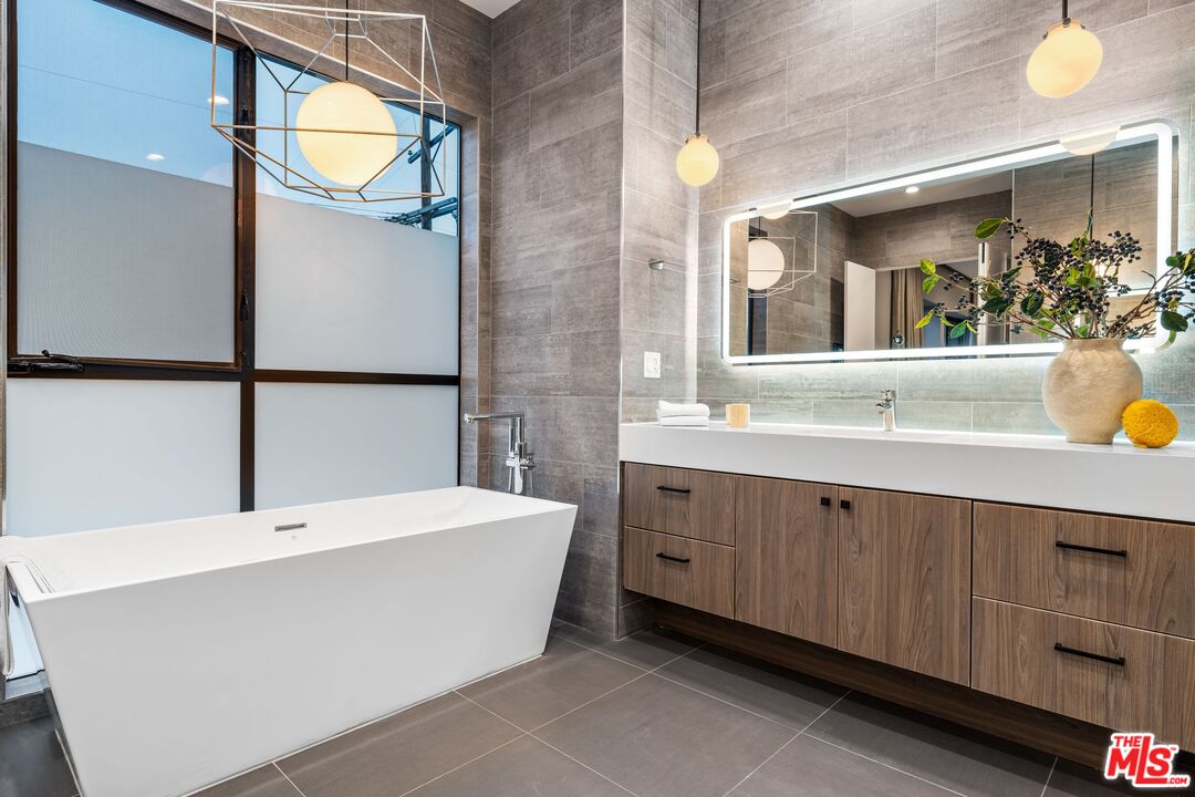 MLS #25577209 image #30