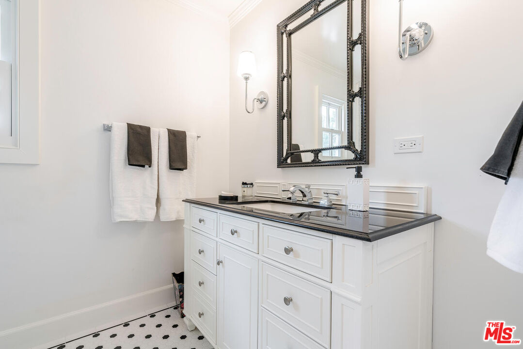 MLS #25577387 image #20