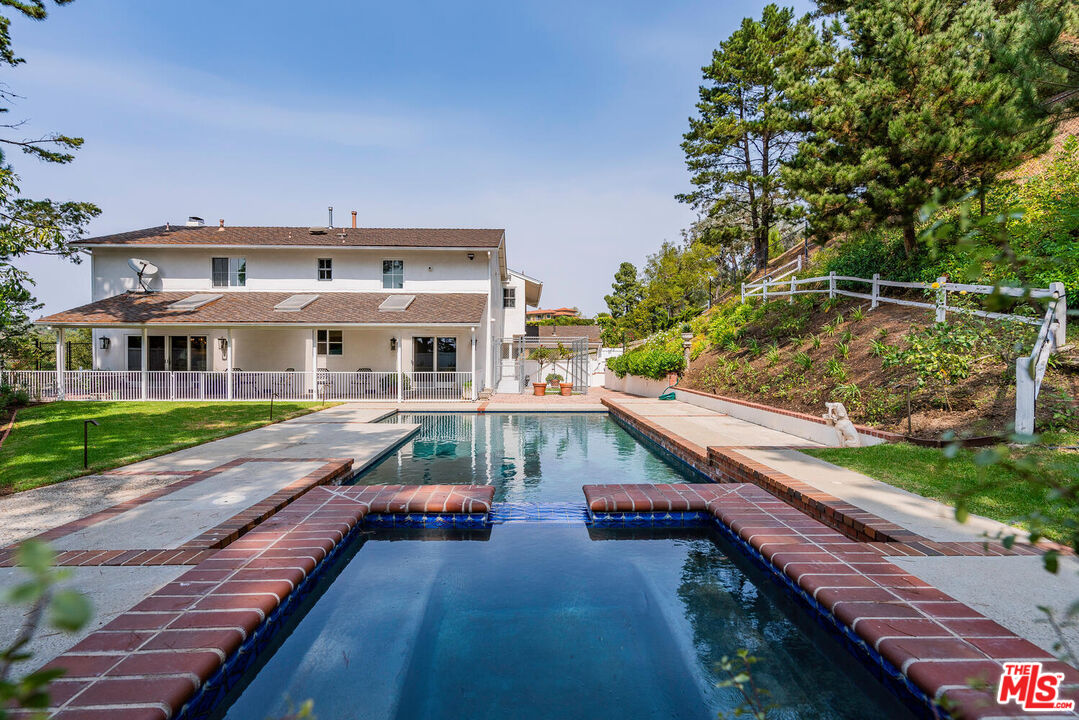 MLS #25577387 image #0