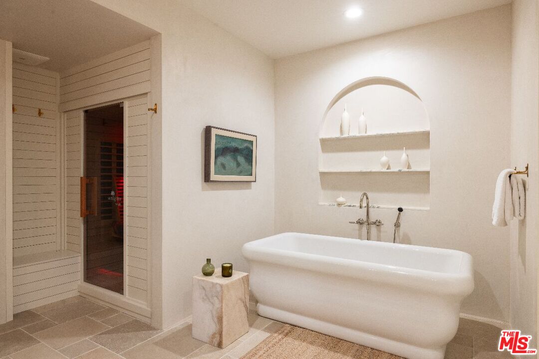 MLS #25577445 image #10