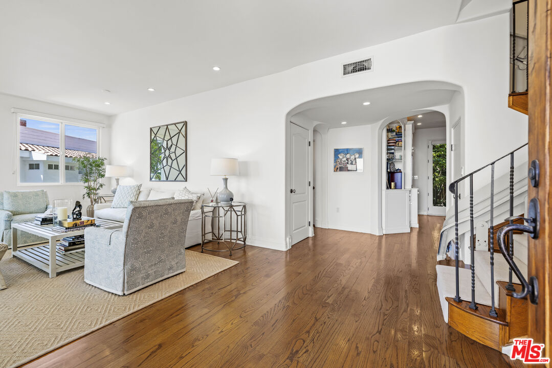 MLS #25577567 image #3