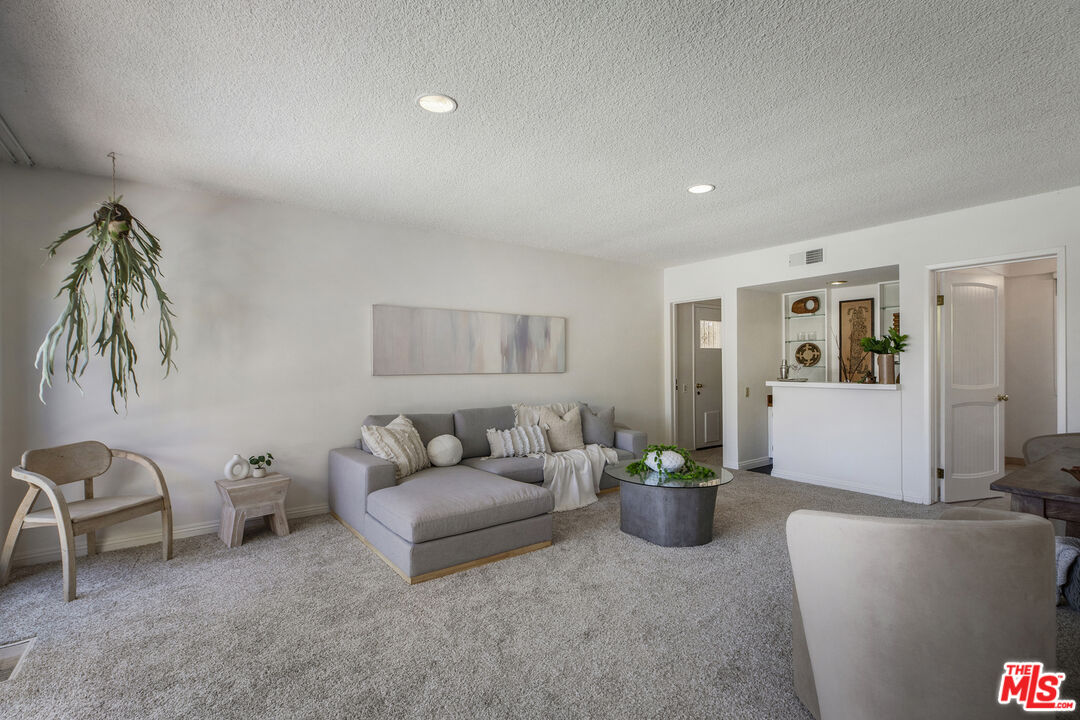 MLS #25577809 image #23