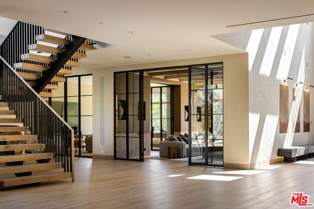 MLS #25577885 image #3