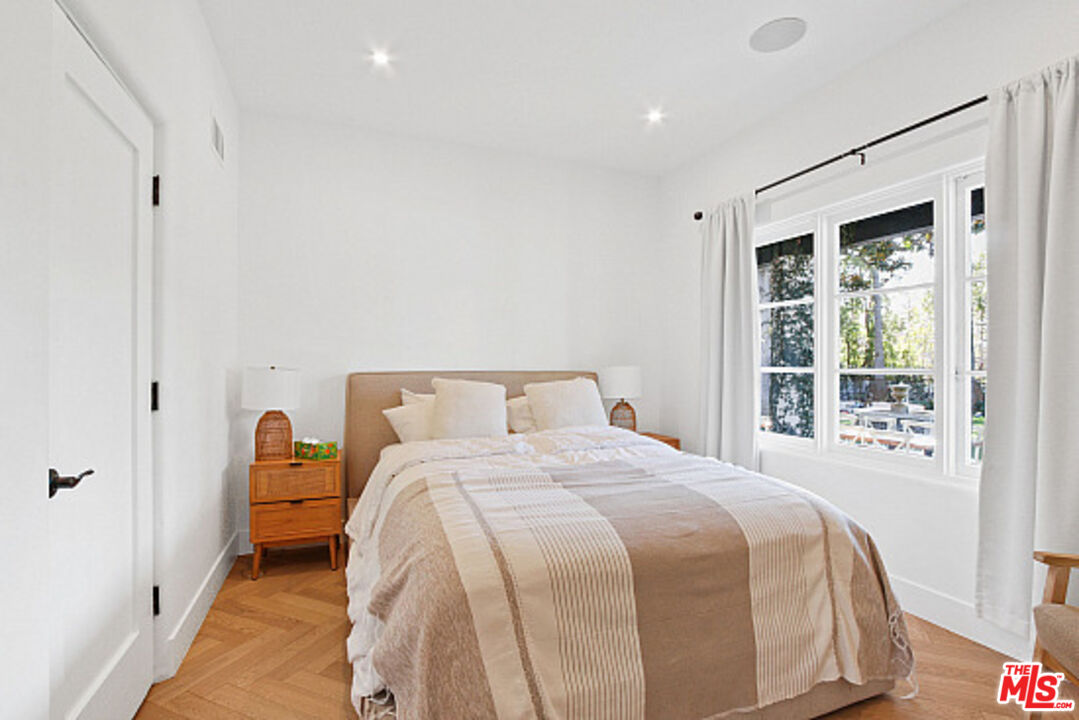 MLS #25578319 image #20