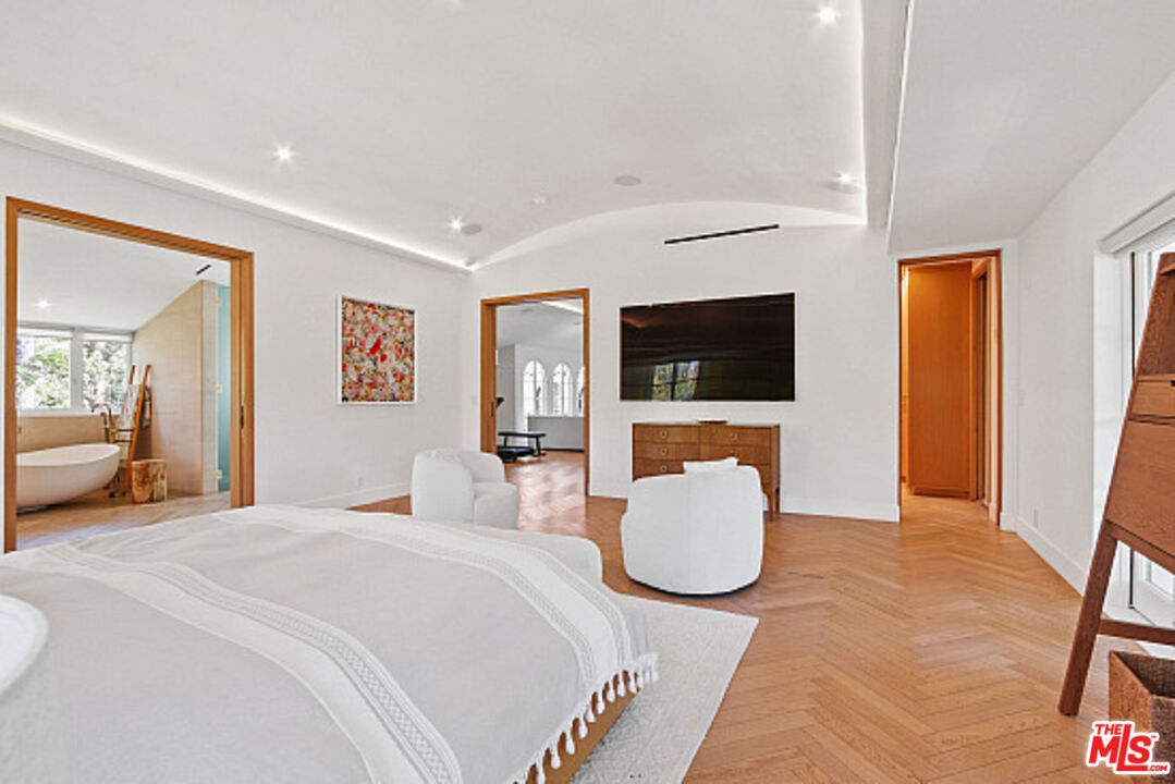 MLS #25578319 image #25