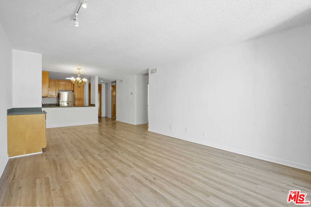 MLS #25578415 image #15