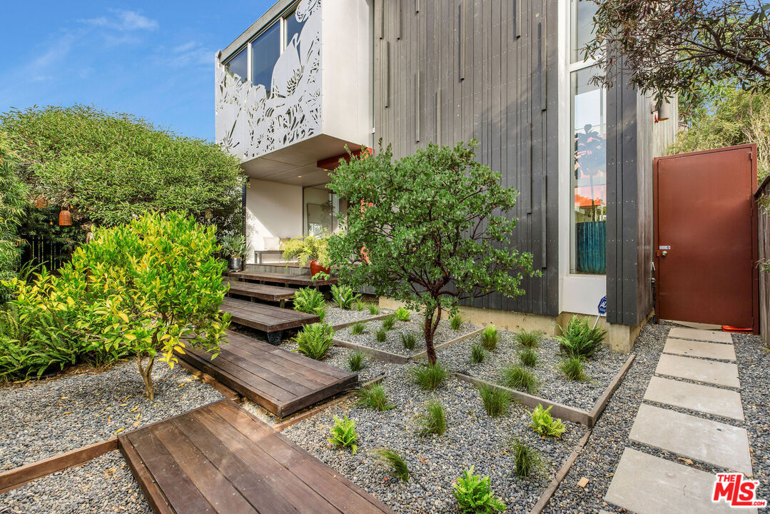 MLS #25578939 image #23