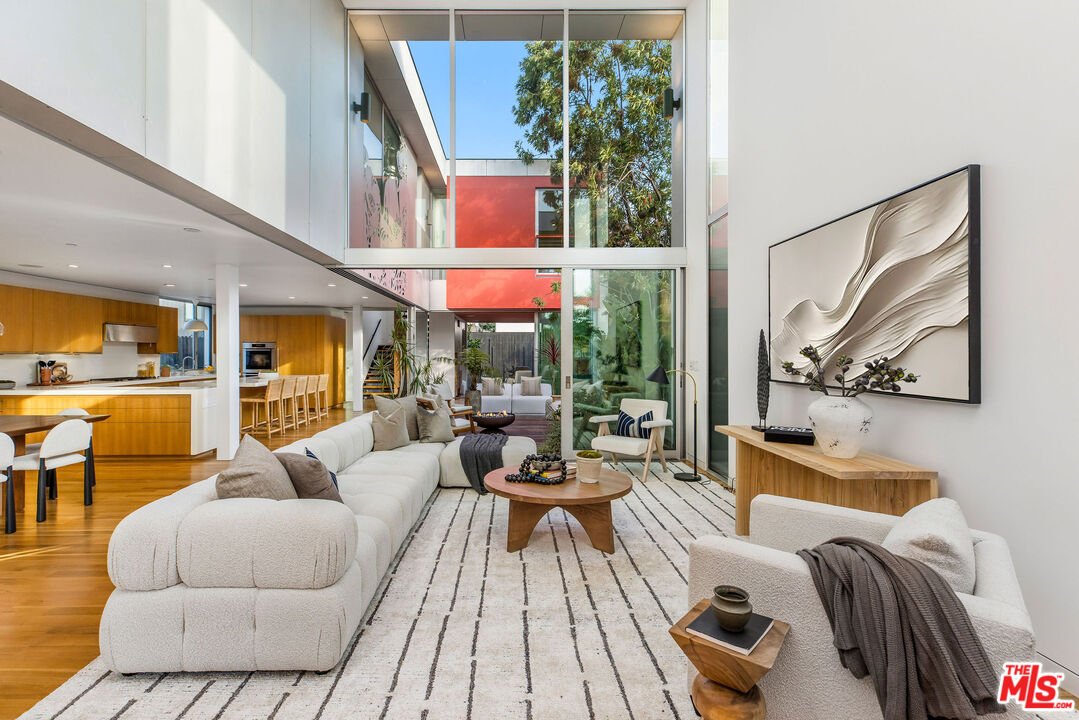 MLS #25578939 image #2