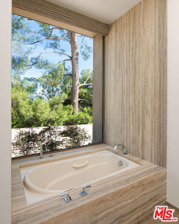 MLS #25578953 image #24