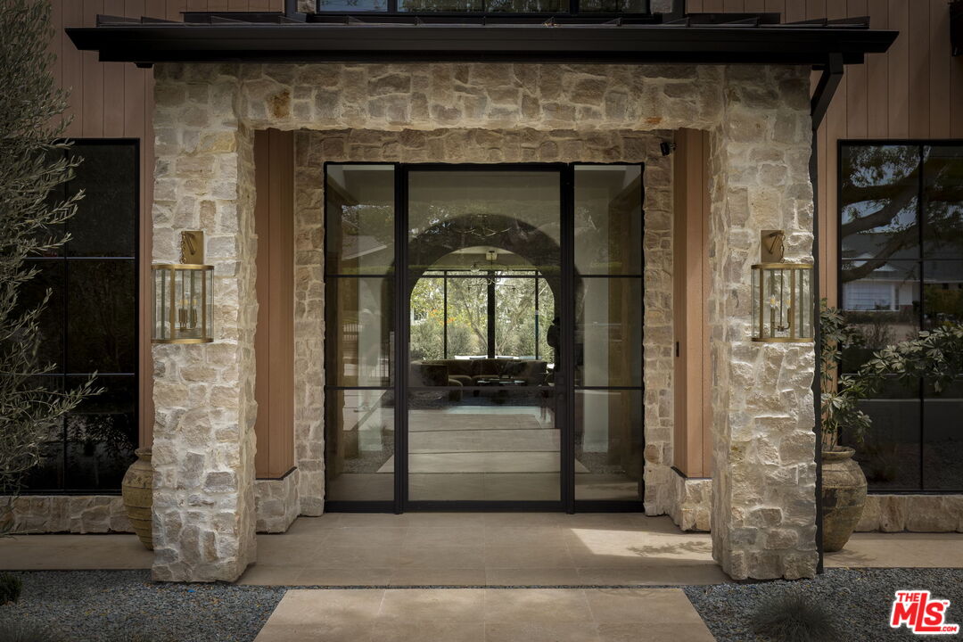 MLS #25579009 image #1