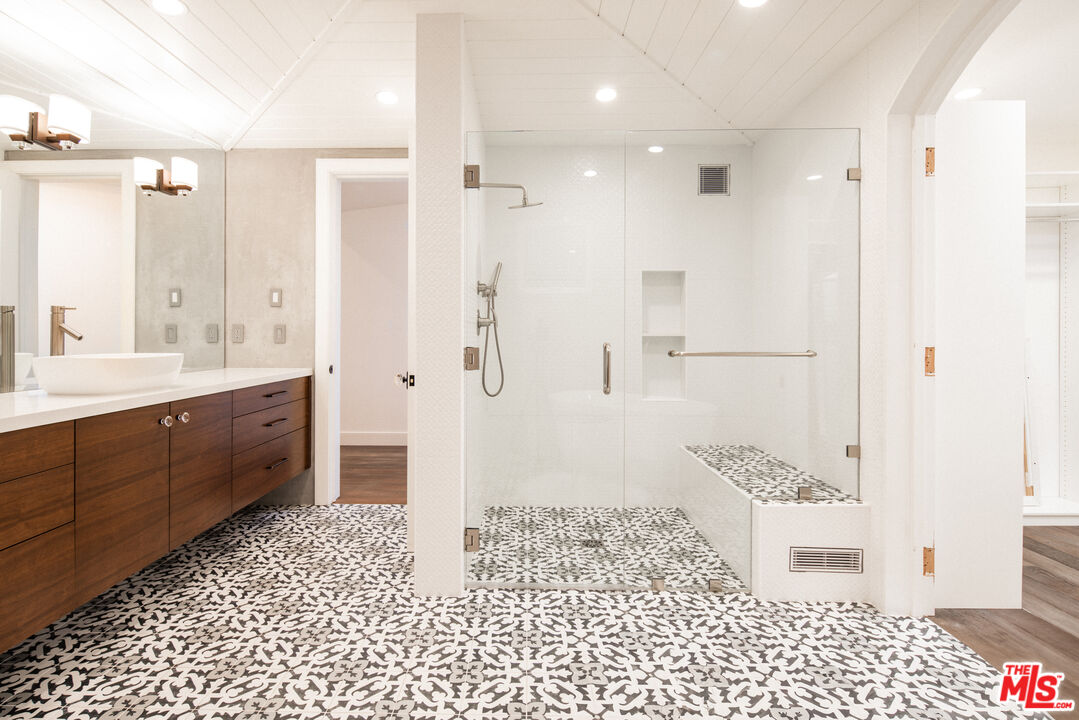 MLS #25579325 image #15