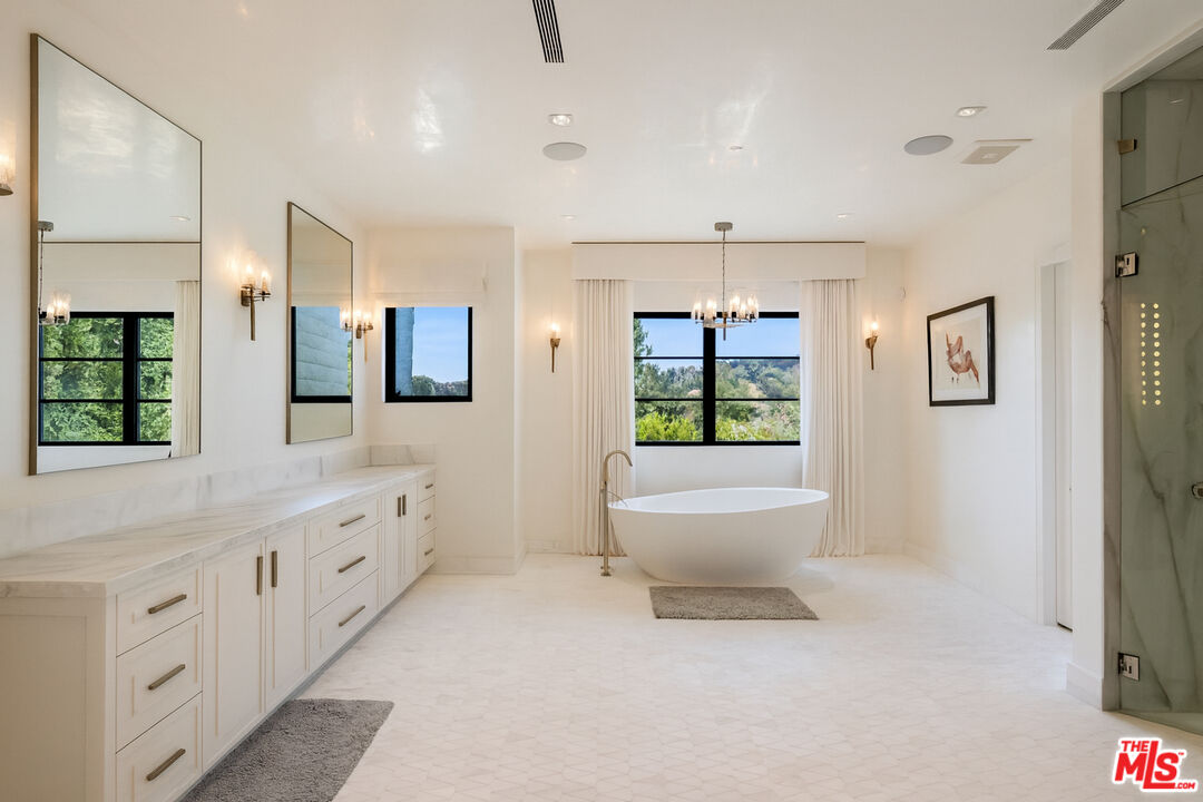 MLS #25579885 image #23