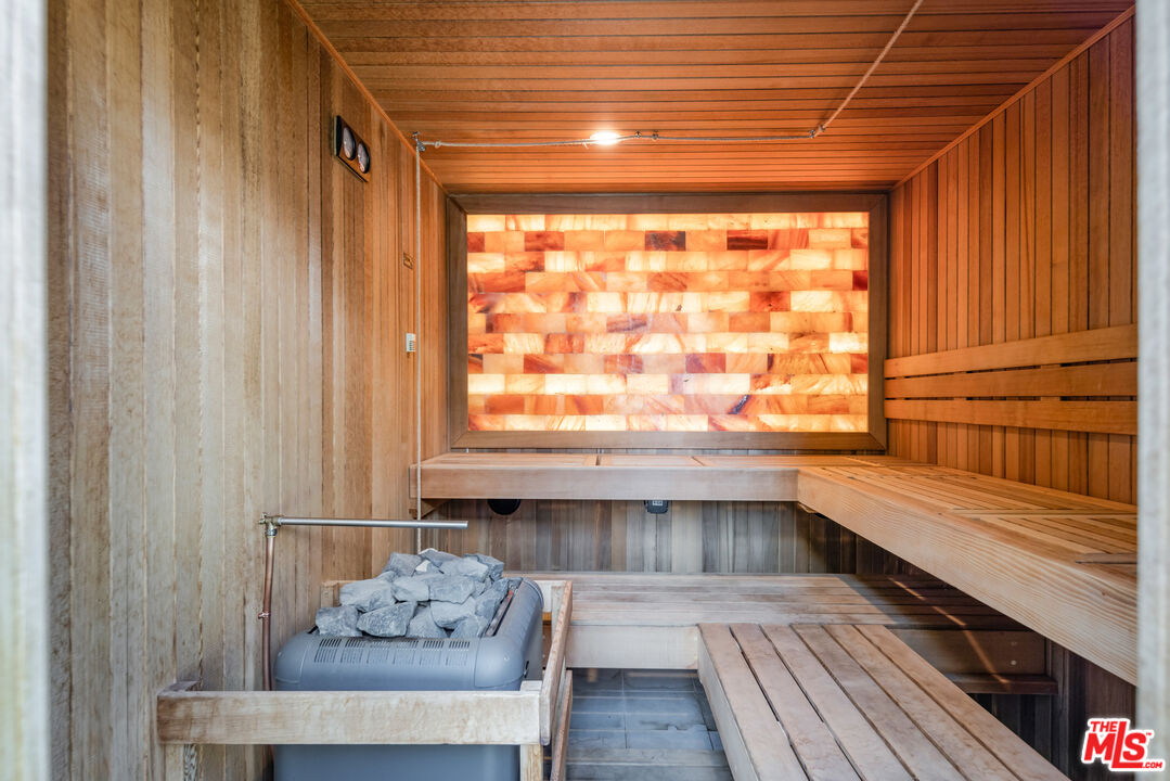 MLS #25579885 image #33