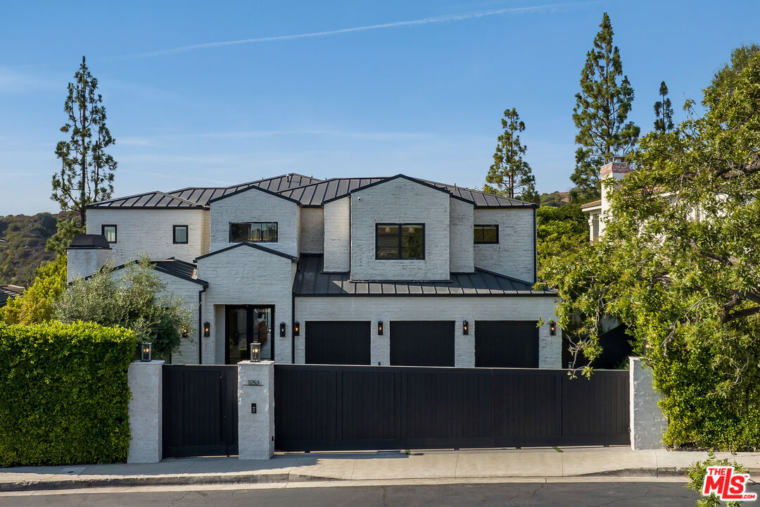 MLS #25579885 image #0