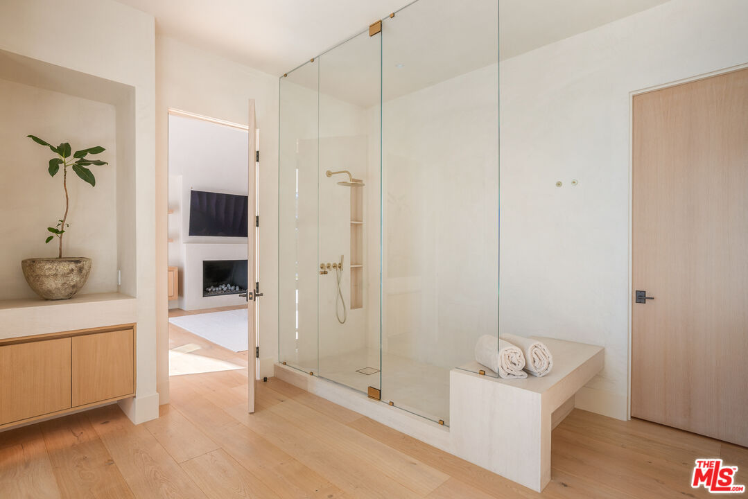 MLS #25580227 image #16