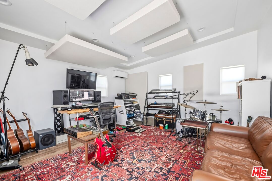 MLS #25580405 image #15