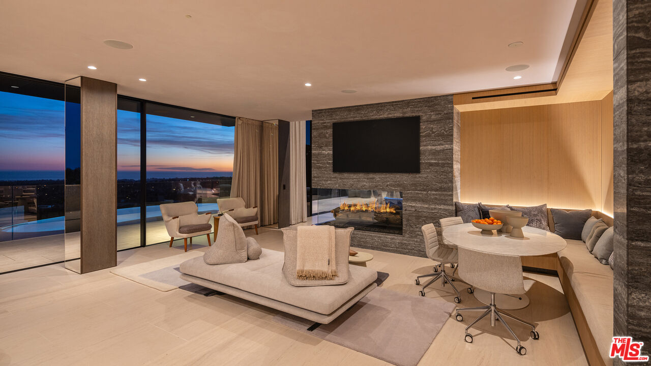 MLS #25580653 image #16