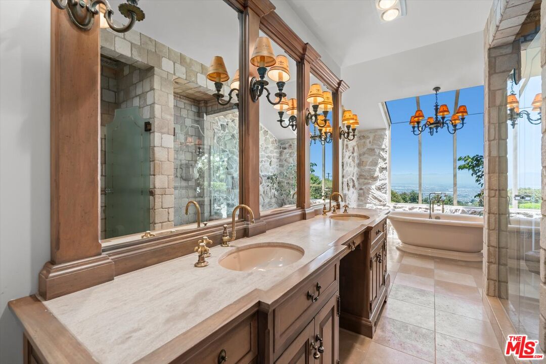 MLS #25581187 image #11