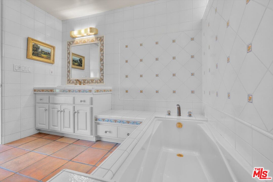 MLS #25581187 image #19