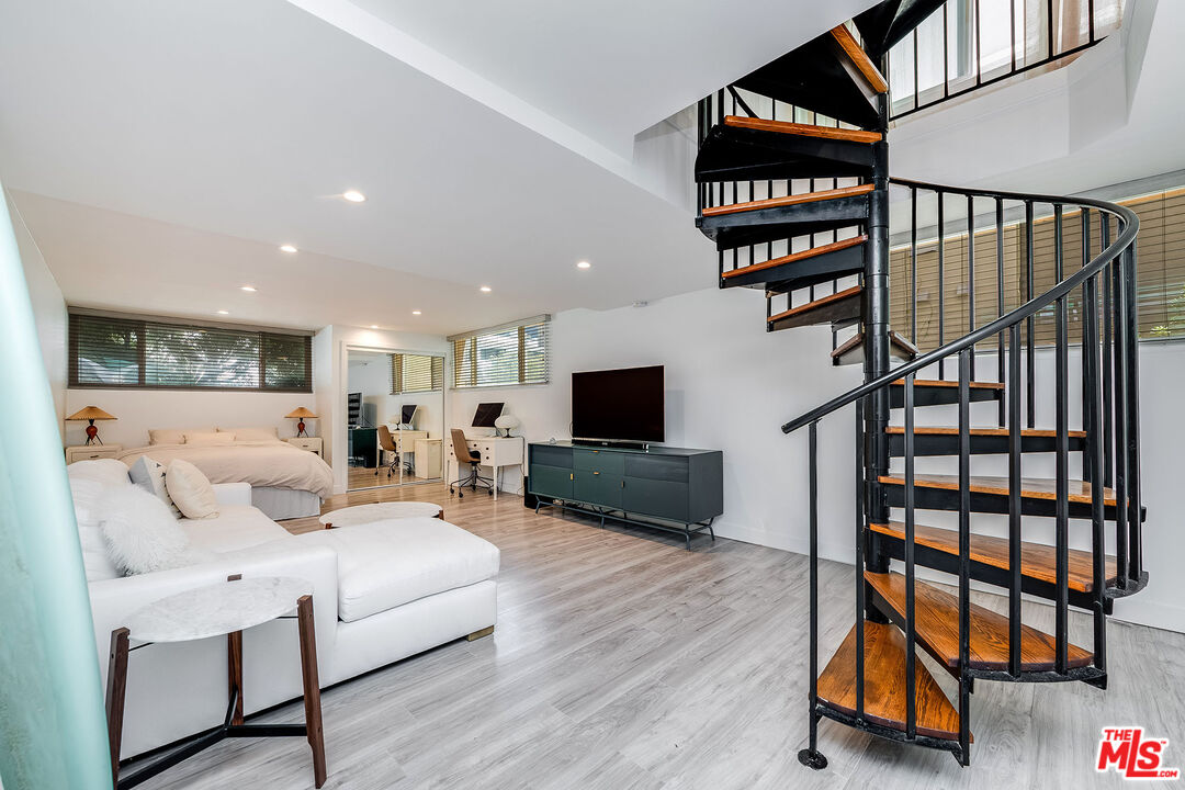 MLS #25581417 image #11