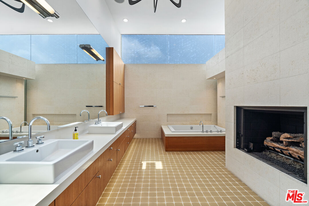 MLS #25581465 image #10