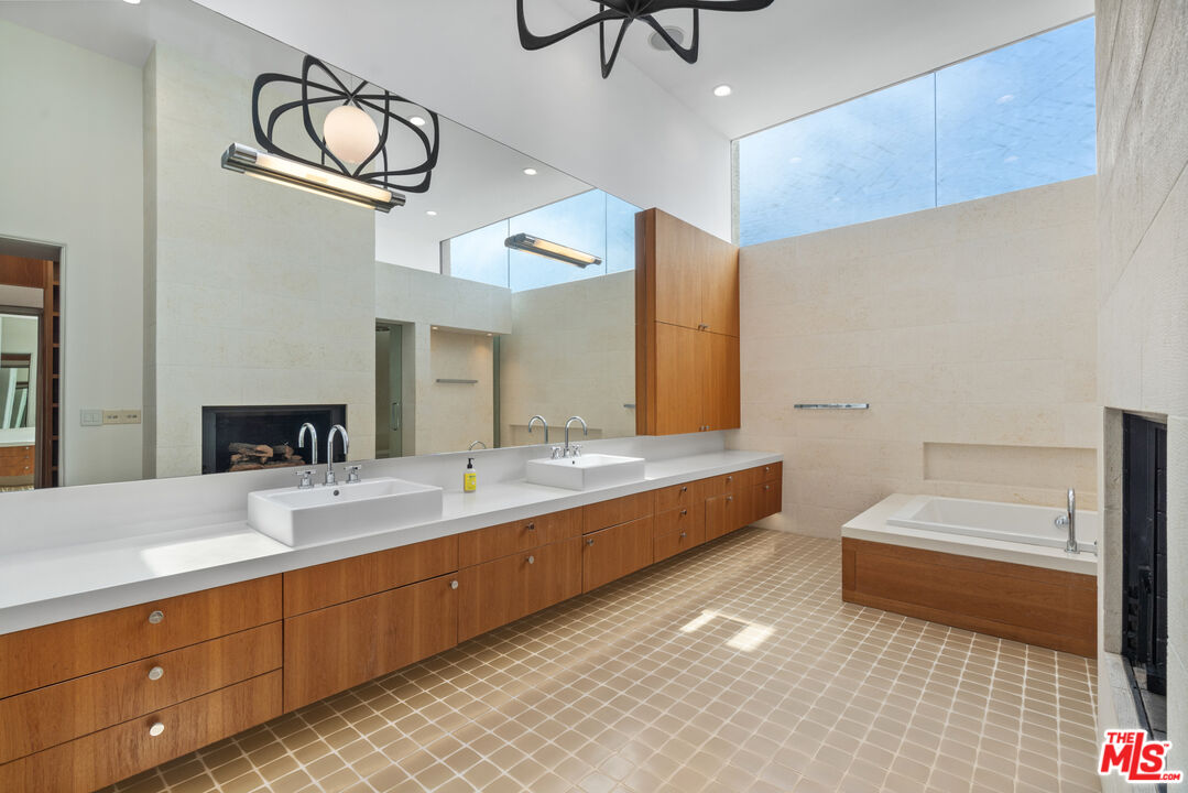 MLS #25581465 image #11