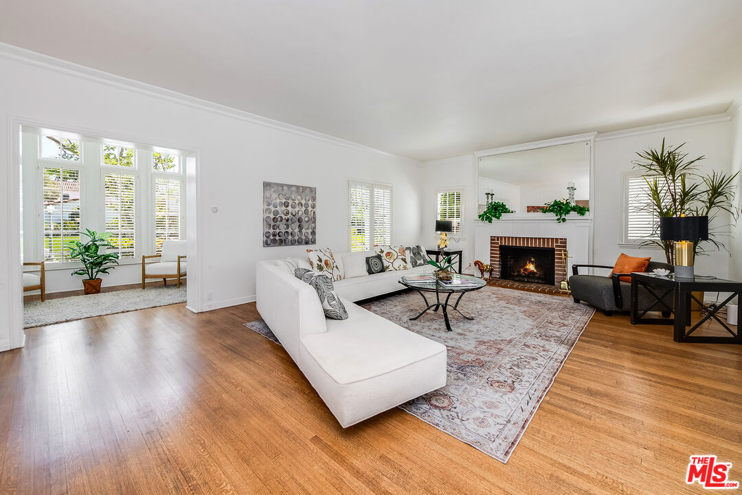 MLS #25581547 image #2