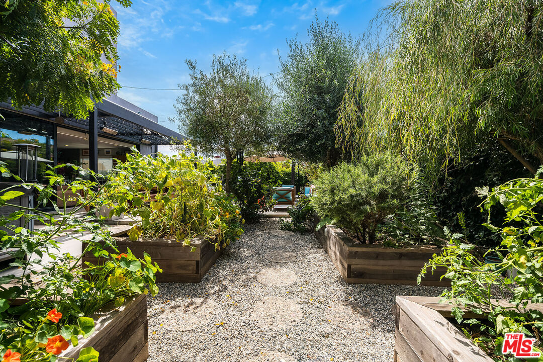 MLS #25581643 image #11