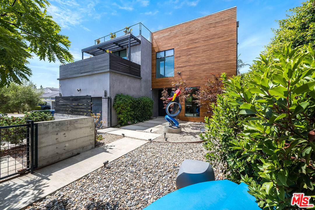 MLS #25581643 image #1