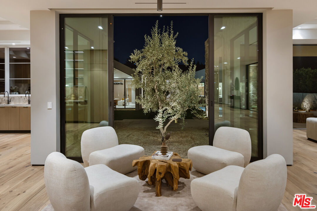 MLS #25581657 image #10