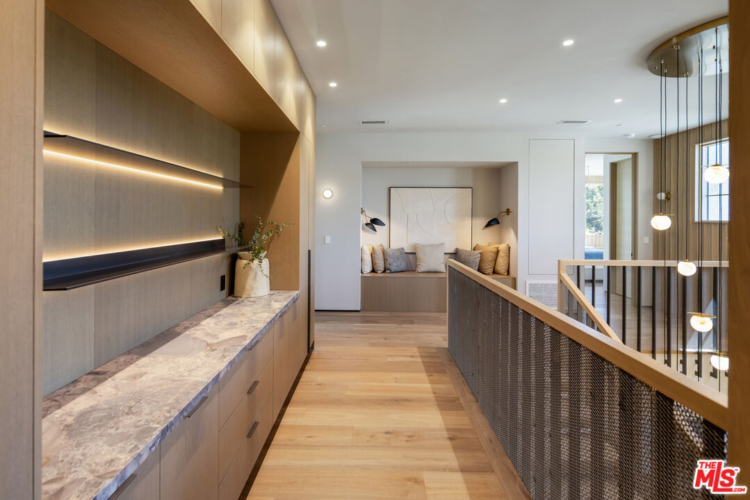 MLS #25581657 image #14