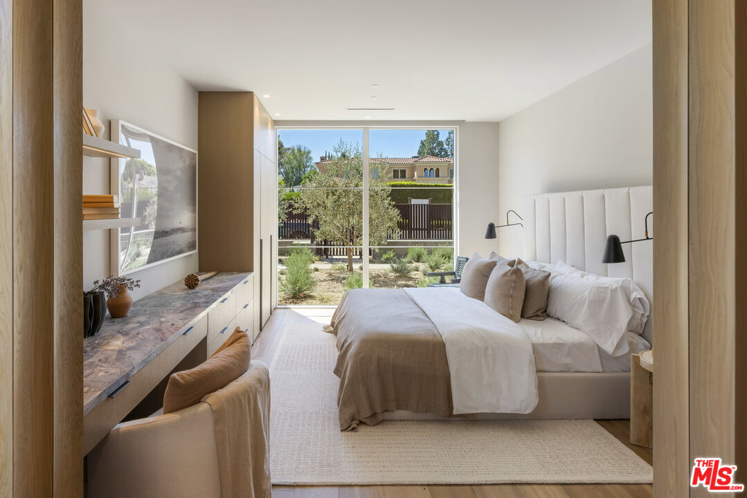 MLS #25581657 image #21