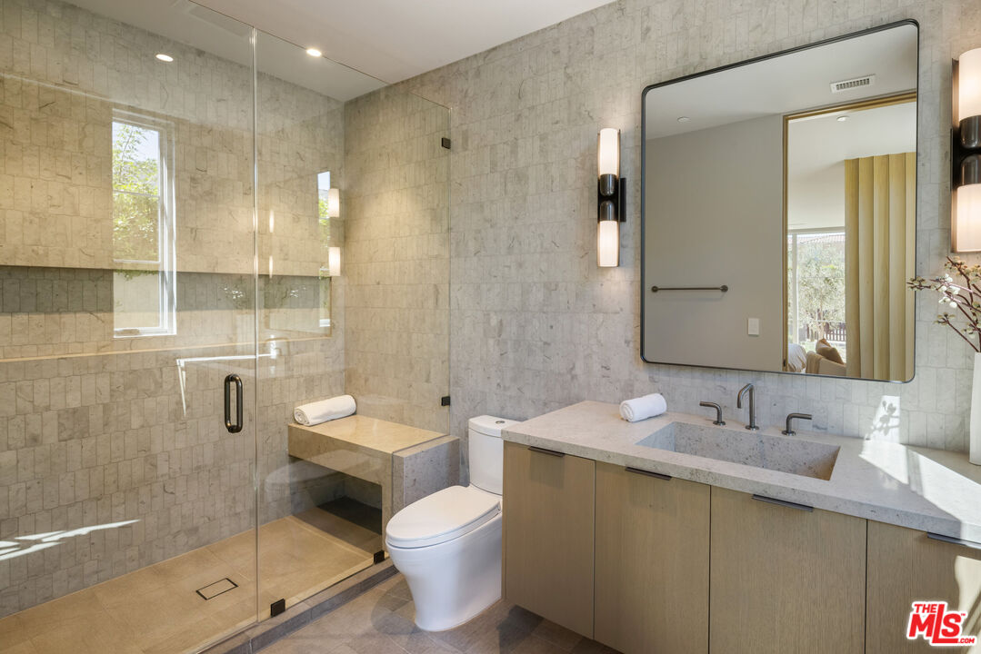 MLS #25581657 image #23