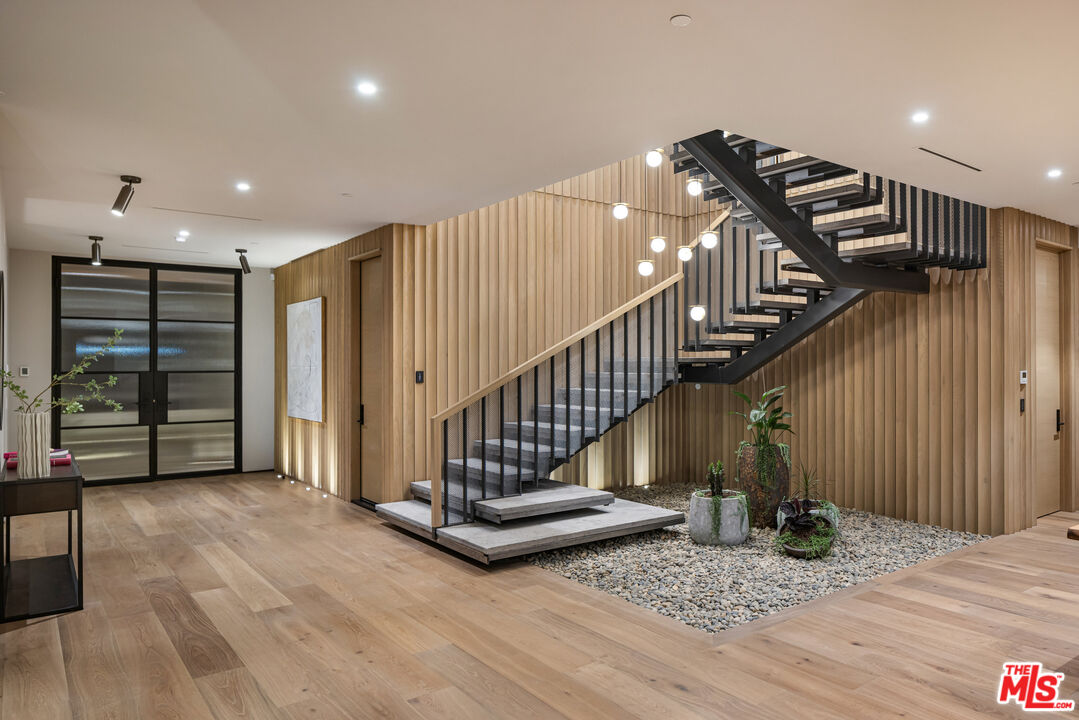 MLS #25581657 image #6