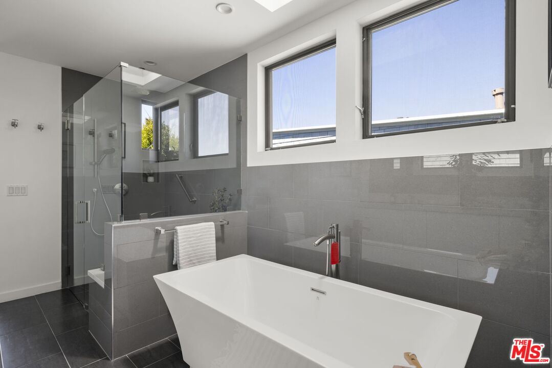 MLS #25582011 image #24