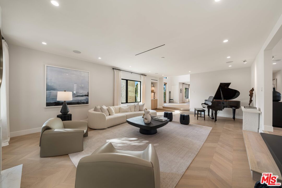 MLS #25582021 image #13