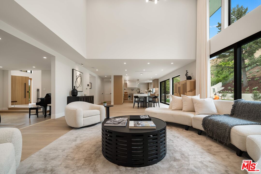 MLS #25582021 image #22