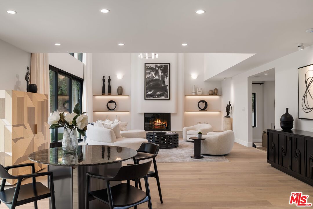 MLS #25582021 image #23