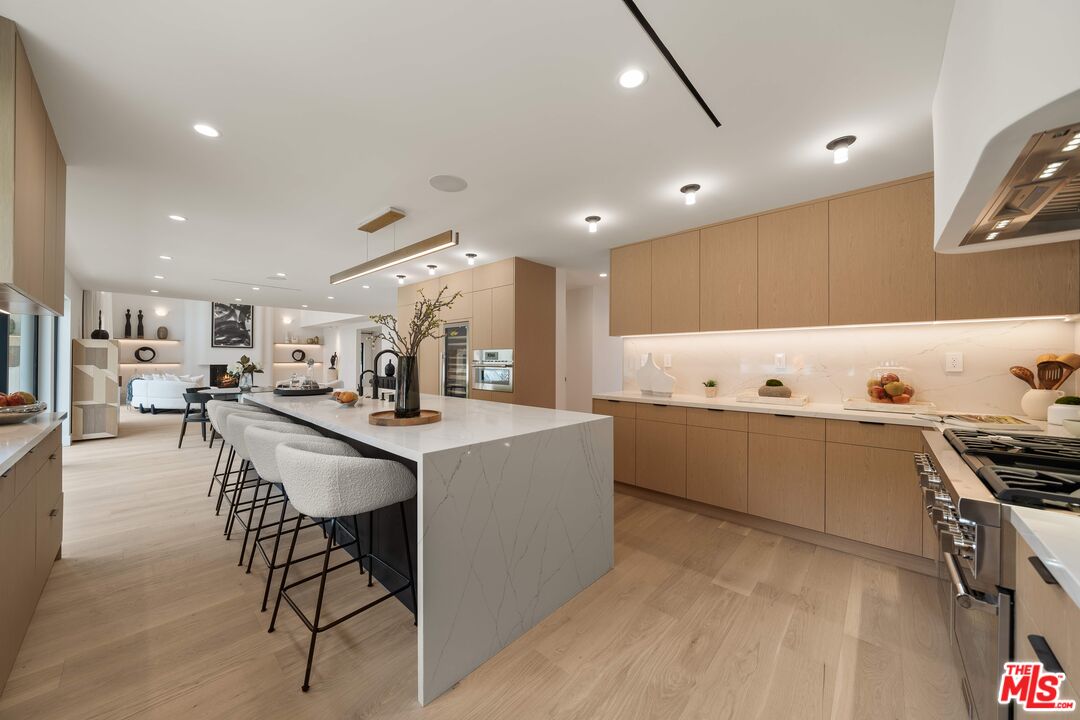 MLS #25582021 image #24