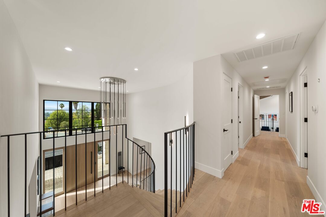 MLS #25582021 image #26