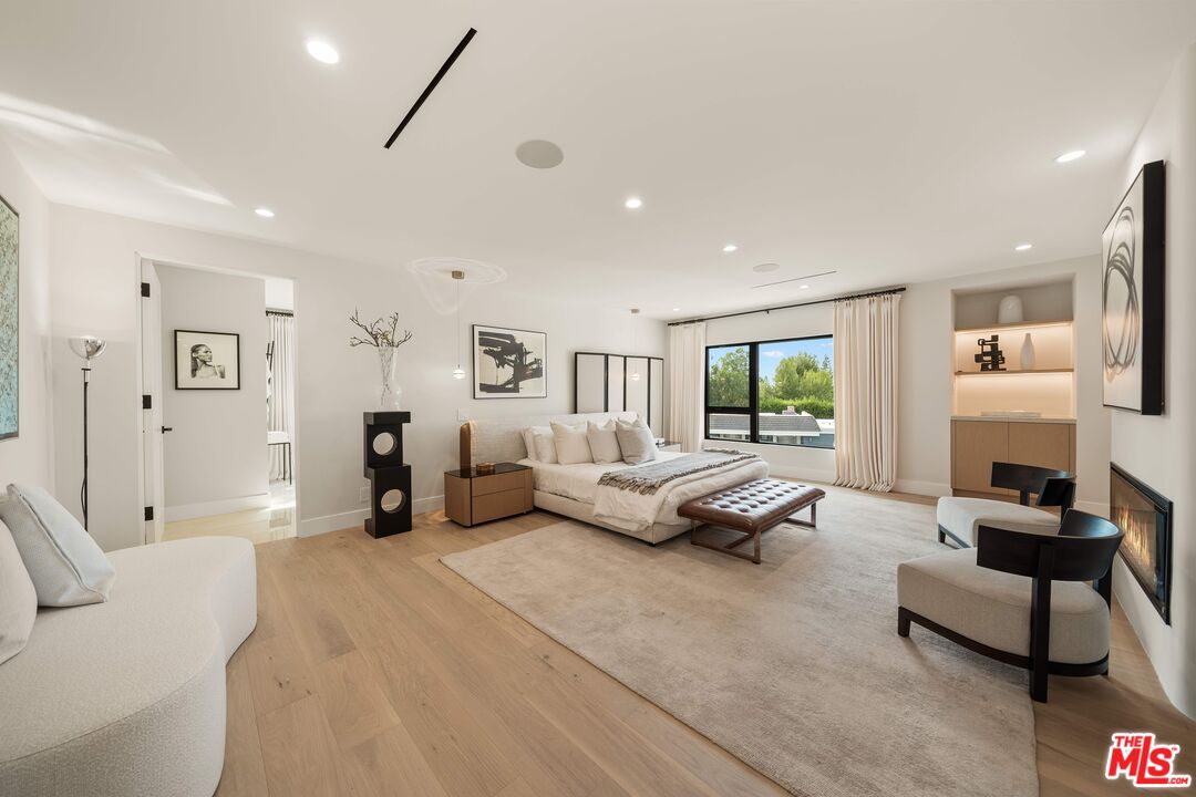 MLS #25582021 image #28