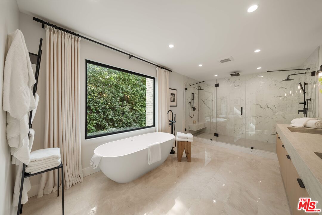 MLS #25582021 image #31