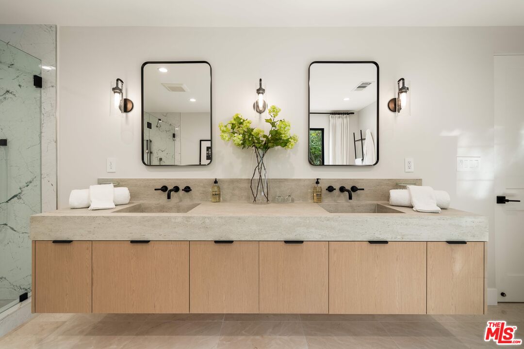 MLS #25582021 image #32