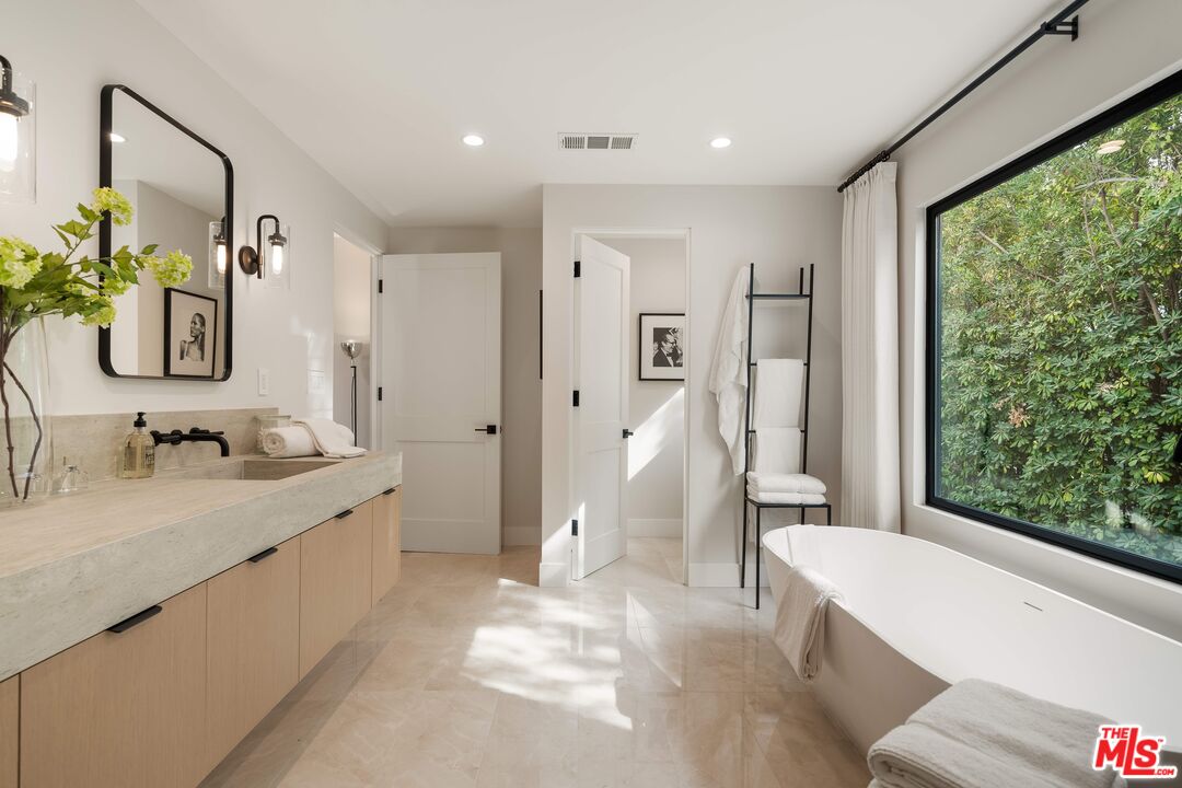 MLS #25582021 image #33