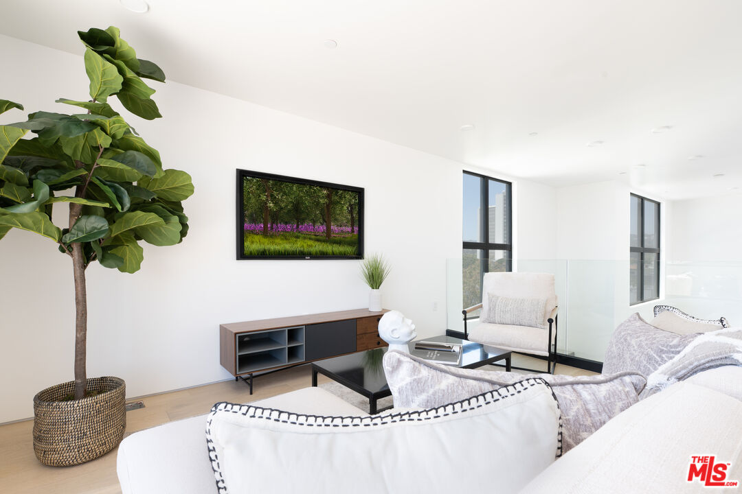 MLS #25582153 image #13